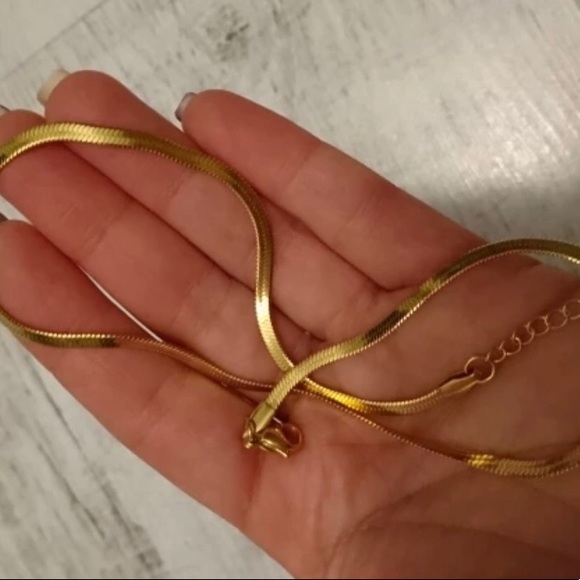 ✨✨Gold Snake Flat Necklace✨✨ - Picture 5 of 6